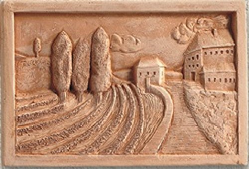 PANNELLO DA PARETE "CAMPAGNA" IN TERRACOTTA FATTO A MANO ; ALTEZZA CM. 21, LARGHEZZA CM. 31, PROFONDITA’ CM. 3,5.